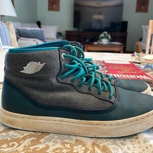 Unique Retro Air Jordans Size 6.5 US, size 6 UK